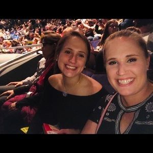 Meet your Posher, Carly